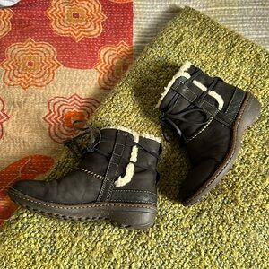 Ugg leather boots I’m a size 8
